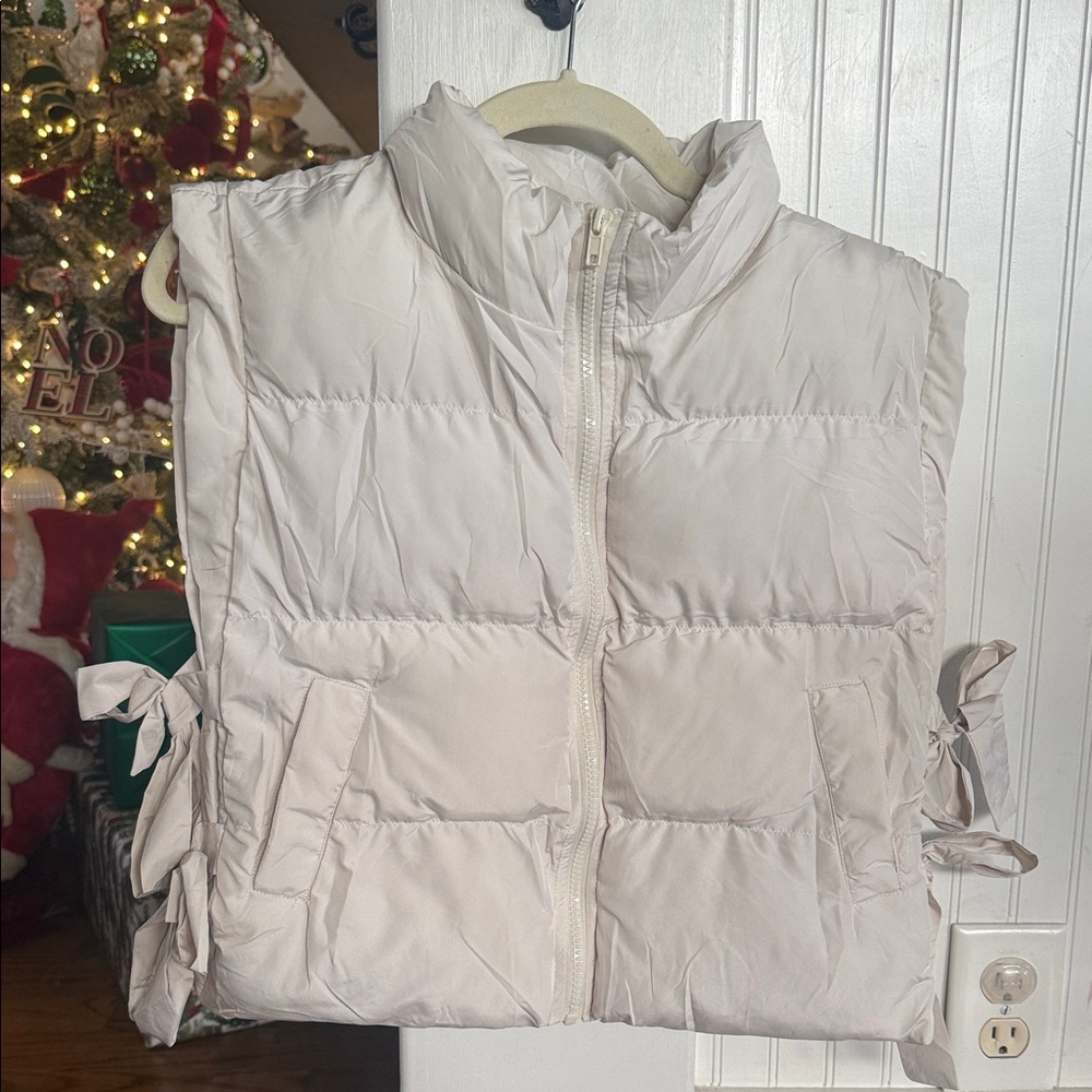Women's Cream Puffer Vest
